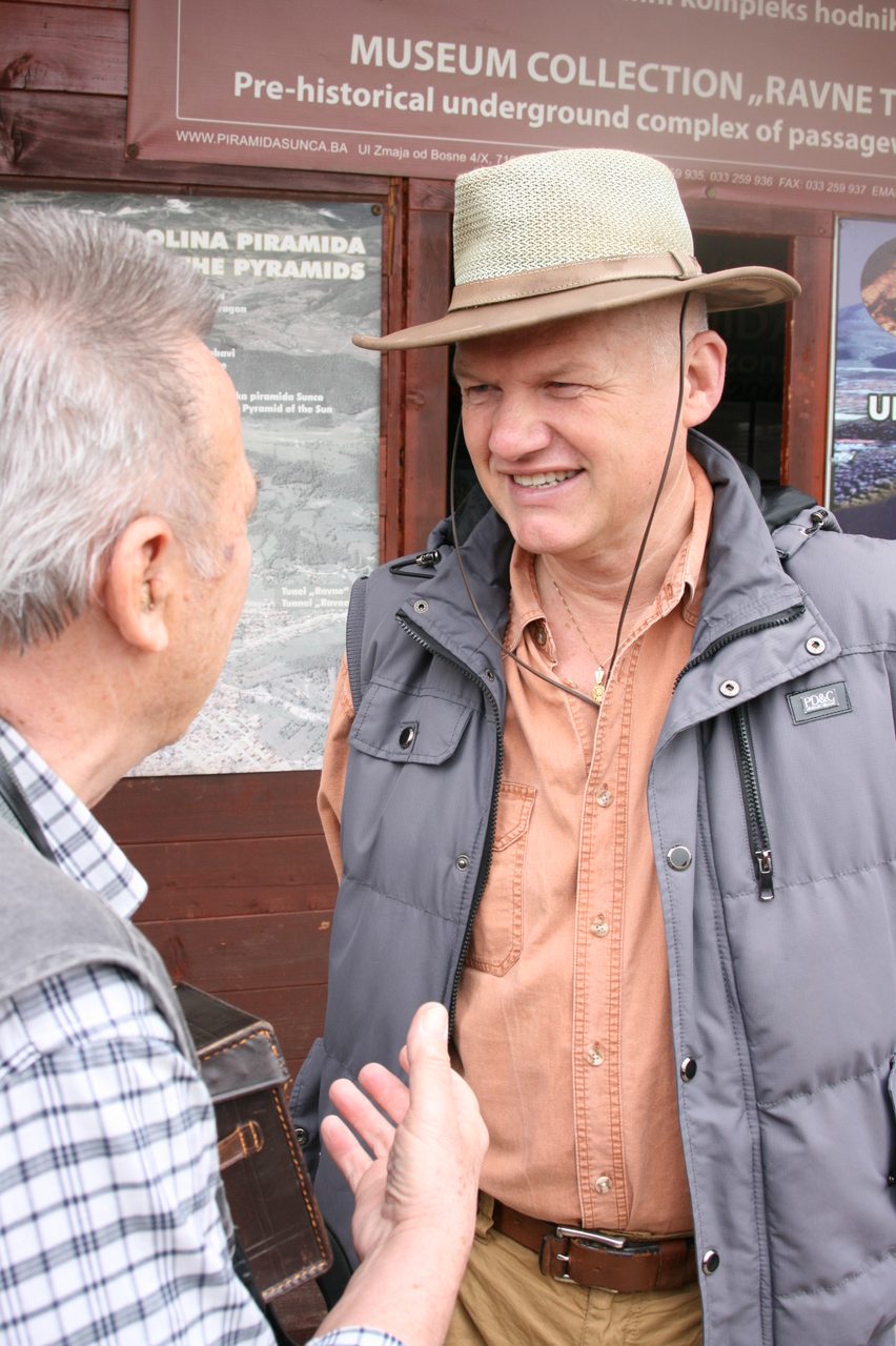 Semir Osmanagić in conversation with a visitor at Visoko, Bosnia