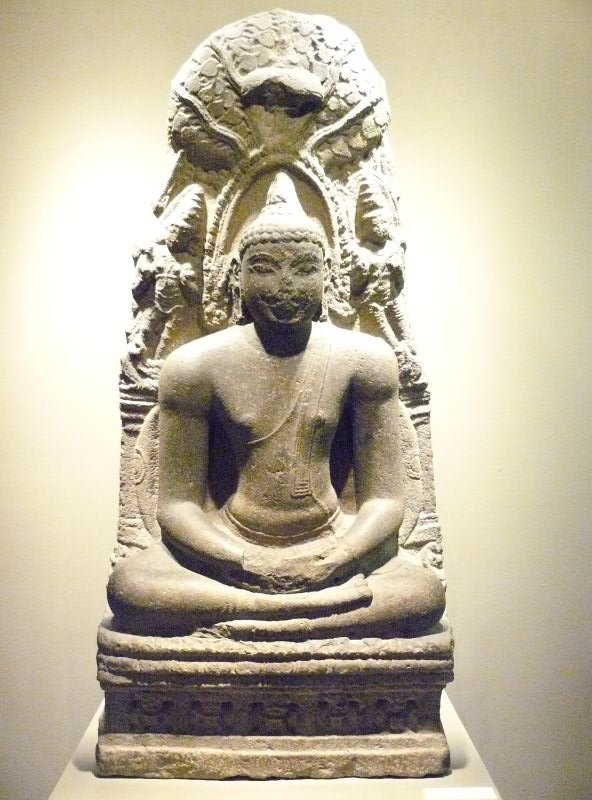 Stone sculpture of the Buddha meditating beneath the Bodhi Tree, circa 800 CE, Brooklyn Museum