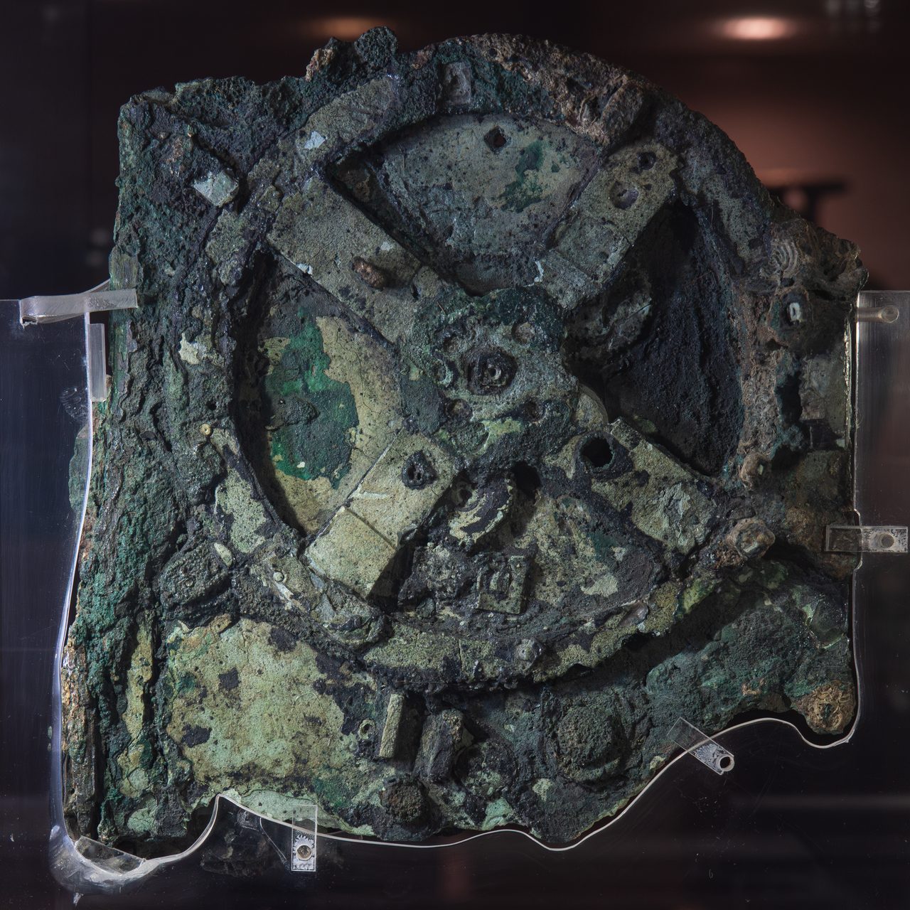 The corroded main bronze fragment of the Antikythera Mechanism