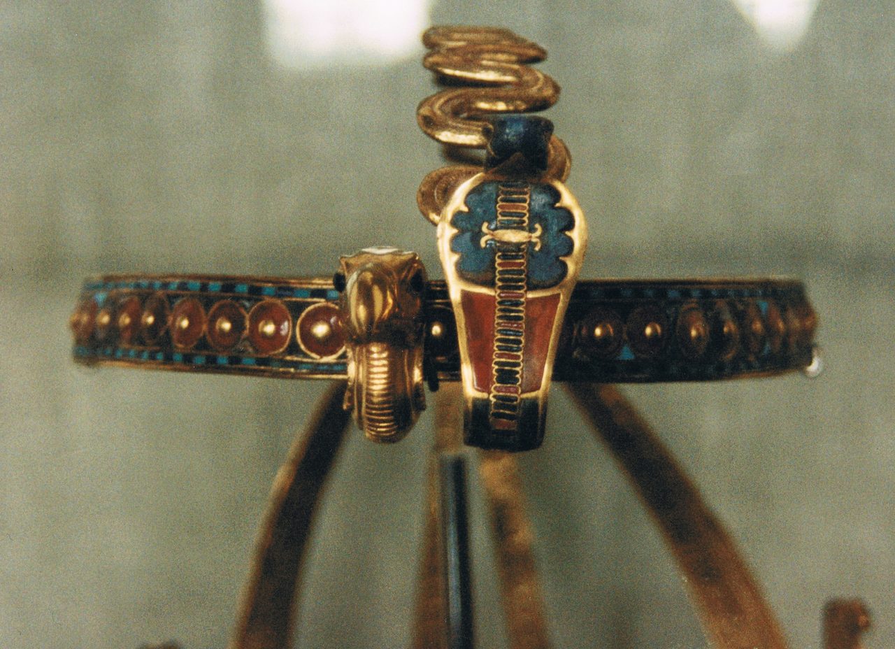 Gold diadem of Tutankhamun showing the cobra goddess Wadjet and the vulture goddess Nekhbet